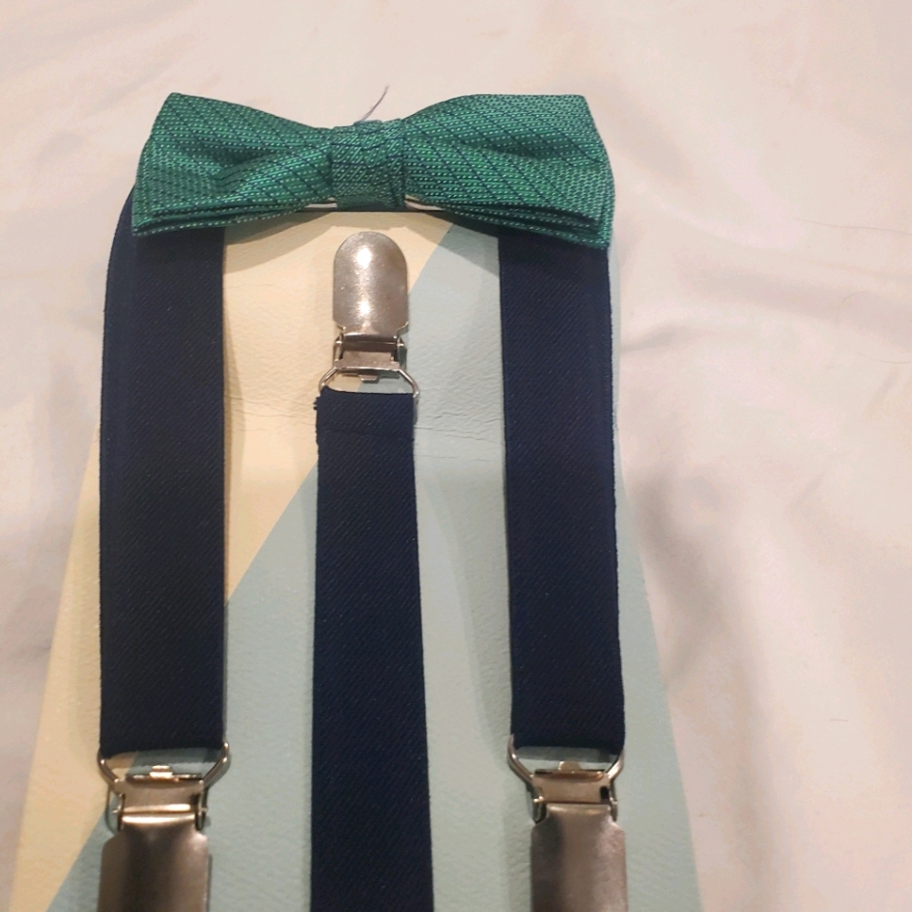 NWT Boys Bow Tie Suspenders Socks in pink/grn/navy